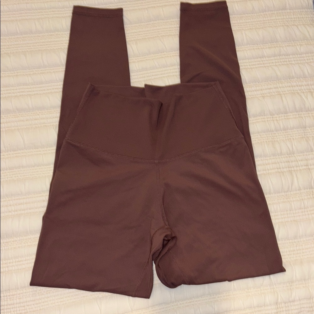 Brown High-Waisted Leggings with Stretchy Fit